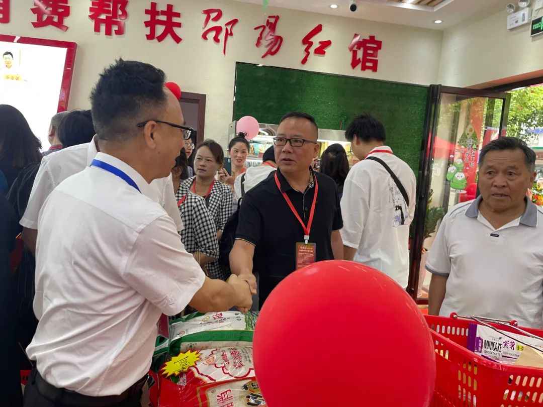 大喜日子！6月6日邵陽紅出貨倉百春園店盛大開業(yè) 我市邵陽紅品牌發(fā)展的腳步又前進(jìn)了一大步