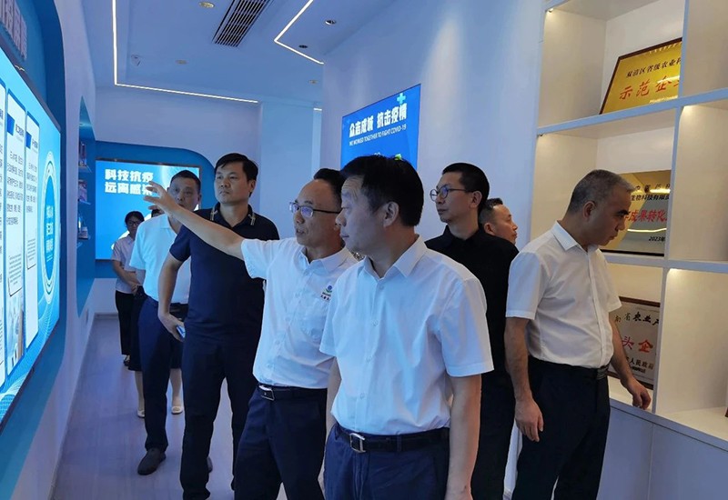 省政協(xié)農(nóng)業(yè)農(nóng)村委領(lǐng)導(dǎo)與邵陽市政協(xié)相關(guān)領(lǐng)導(dǎo)走訪邵陽紅出貨倉天香生物產(chǎn)業(yè)園