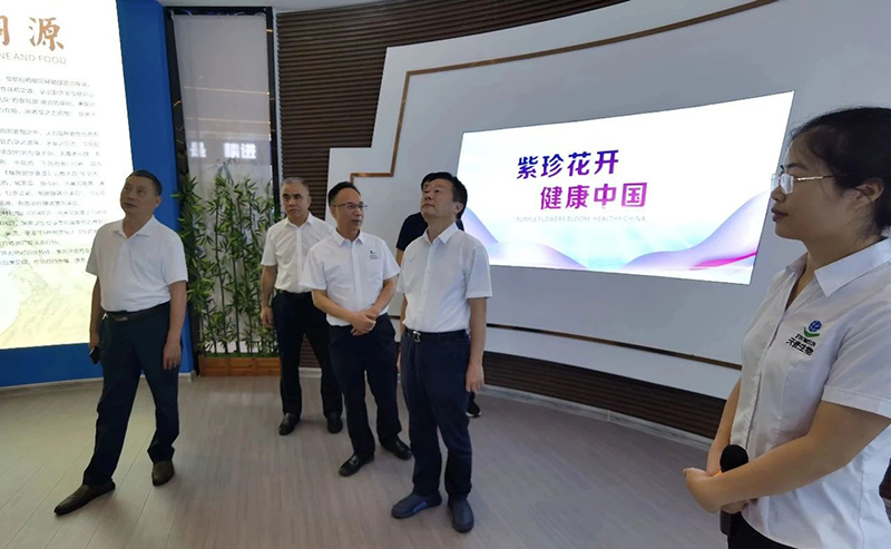 省政協(xié)農(nóng)業(yè)農(nóng)村委領(lǐng)導(dǎo)與邵陽市政協(xié)相關(guān)領(lǐng)導(dǎo)走訪邵陽紅出貨倉天香生物產(chǎn)業(yè)園