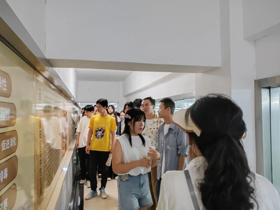 “校企牽手、雙向奔赴”邵陽200余名大學(xué)生走進天香生物