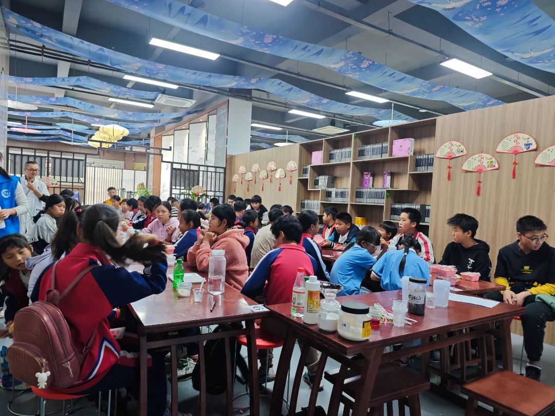 雙清區(qū)“愛心護(hù)航，助夢(mèng)成長”