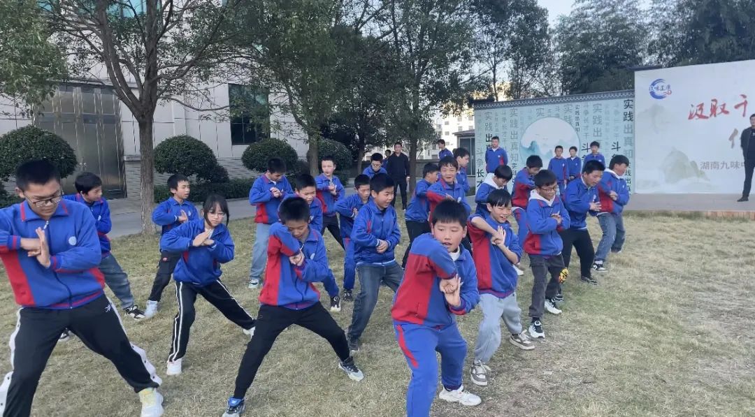 一場有趣的中醫(yī)藥研學(xué)活動在湖南九味中醫(yī)藥研學(xué)實踐基地成功舉辦